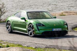 争议!某教练表现抢眼,但最佳教练花落别家引热议 争议!某教练表现抢眼,但最佳教练花落别家引热议